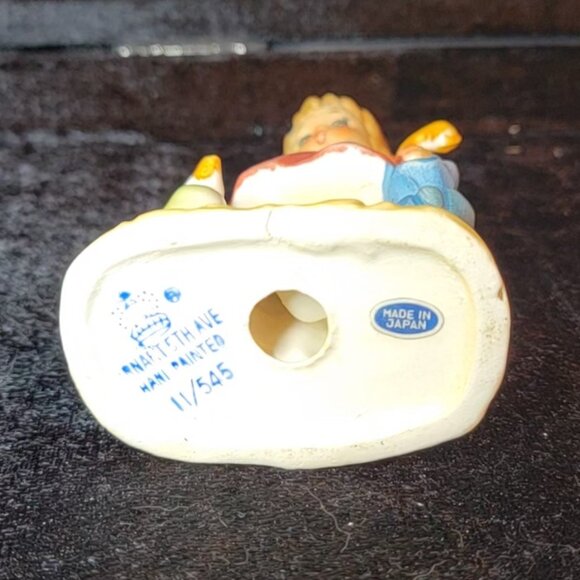 Arnart 5th Ave. Figurine Girl with Unbrella and Duck - Picture 3 of 3